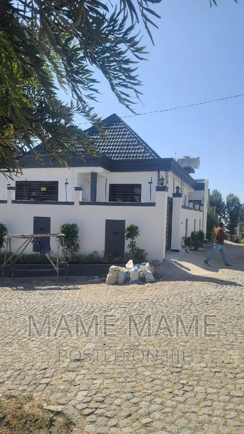 3bdrm Villa in Addis Abeba, Bole for sale