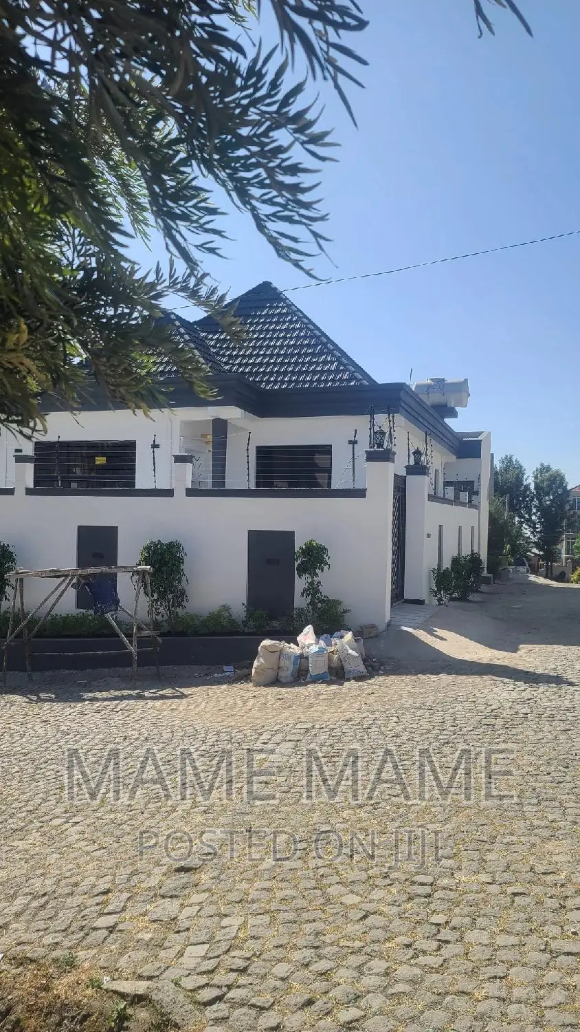 3bdrm Villa in Addis Abeba, Bole for sale