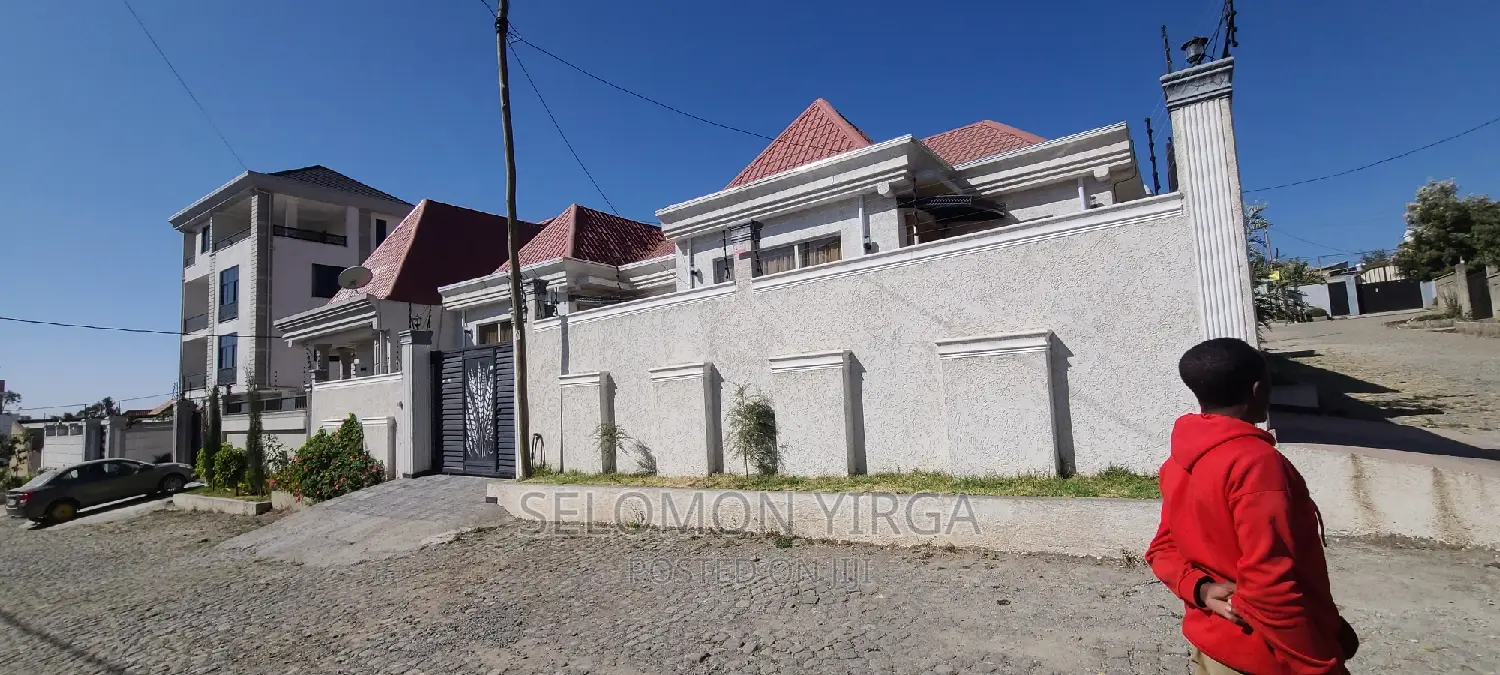 3bdrm Villa in Addis Abeba, Bole for sale