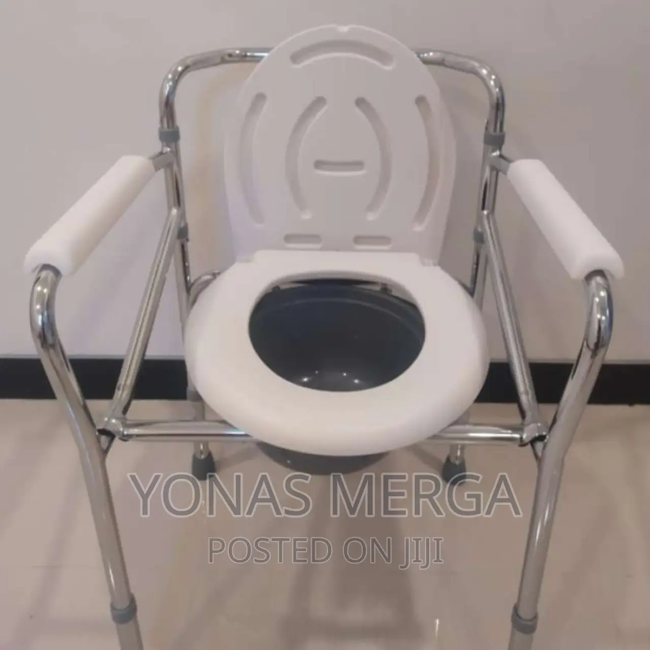 The Comfocare Simple Foldable Commode Chair(899)Non-Stain