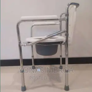 Photo - Commode Can Folded by Hand Make Convenient Even Travelling