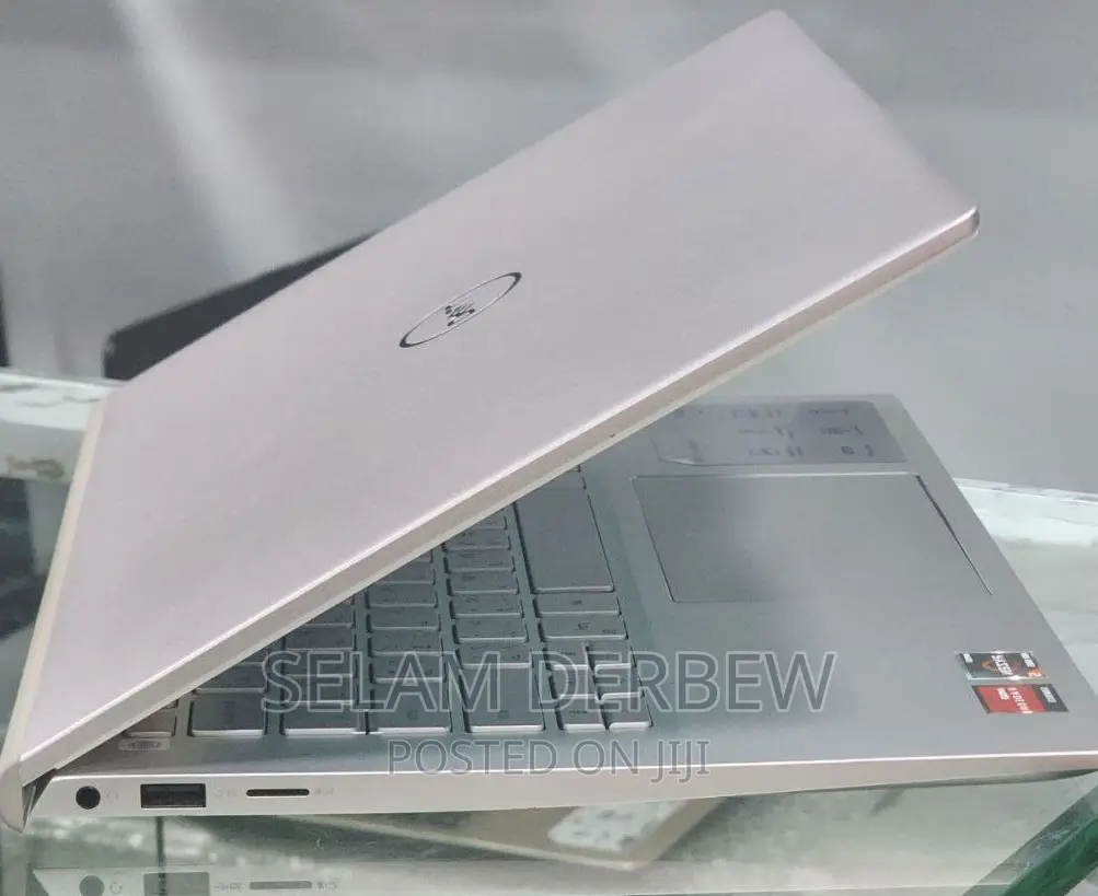 New Laptop Dell Inspiron 14 8GB AMD Ryzen 5 SSD 256GB