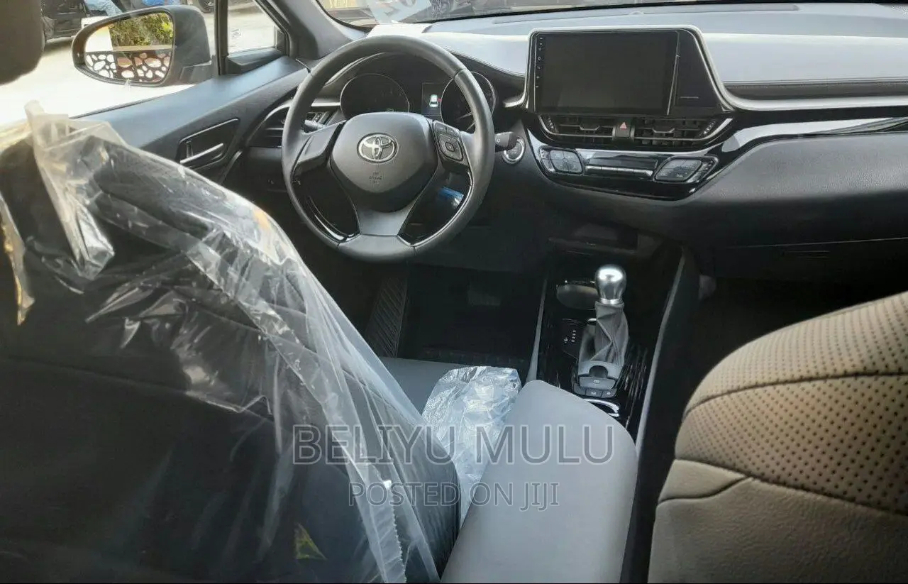 New Toyota C-HR 2022 White