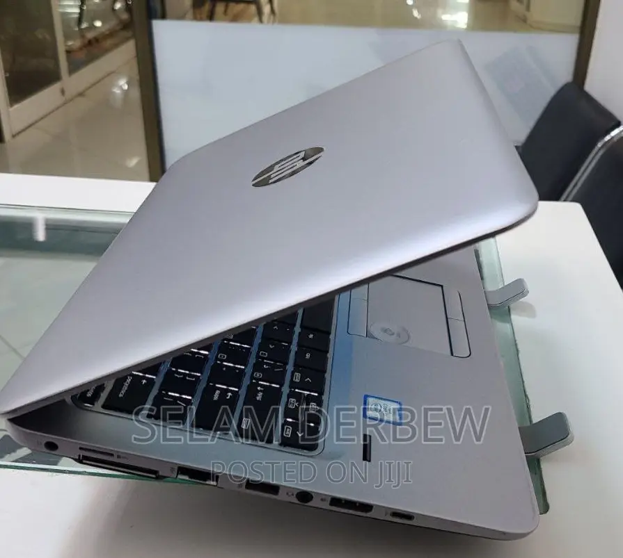 New Laptop HP EliteBook 820 G3 8GB Intel Core I7 SSD 256GB