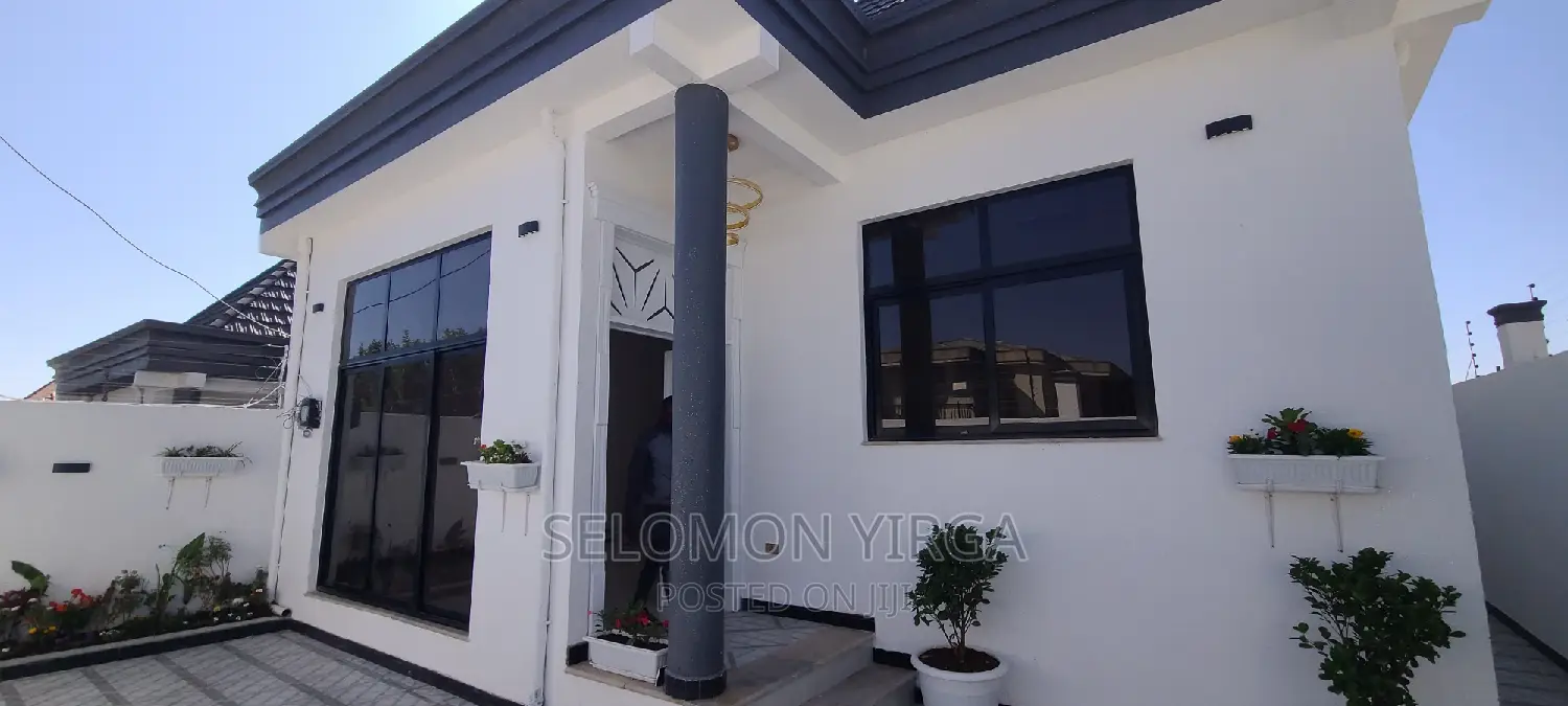 3bdrm Villa in Adis Abba, Bole for sale