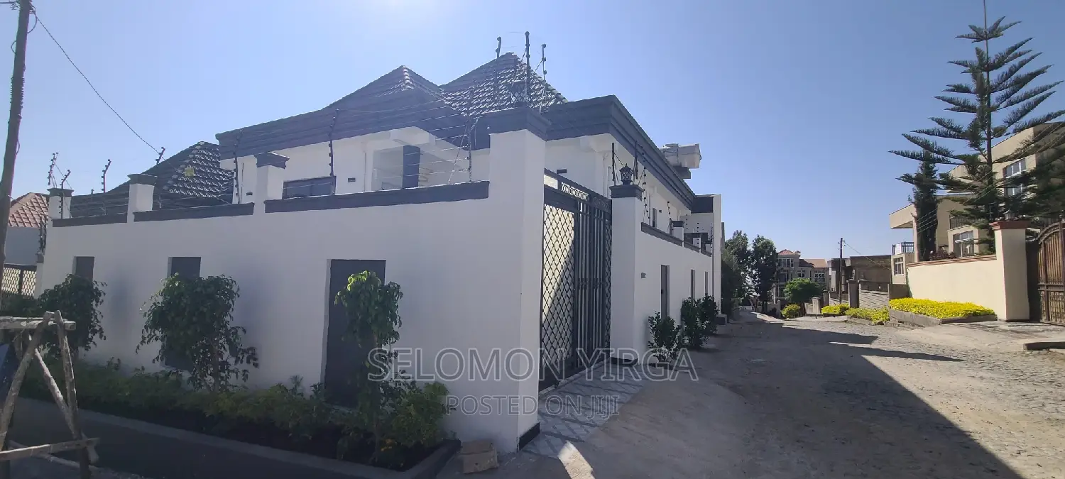 3bdrm Villa in Adis Abba, Bole for sale
