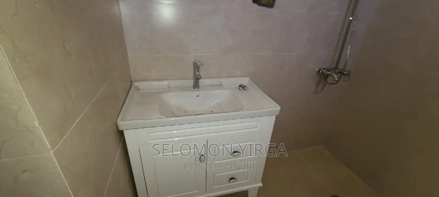 3bdrm Villa in Adis Abba, Bole for sale