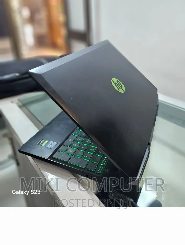 New Laptop HP Pavilion 15 8GB Intel Core I5 SSD 256GB