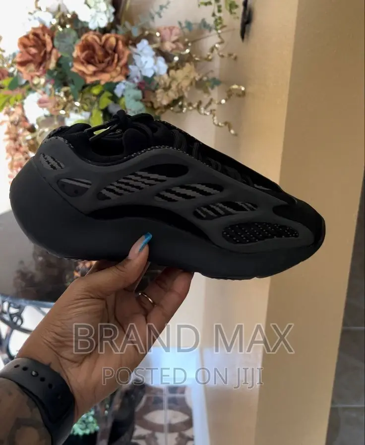 Yeezy Adidas 700v3 Master Quality