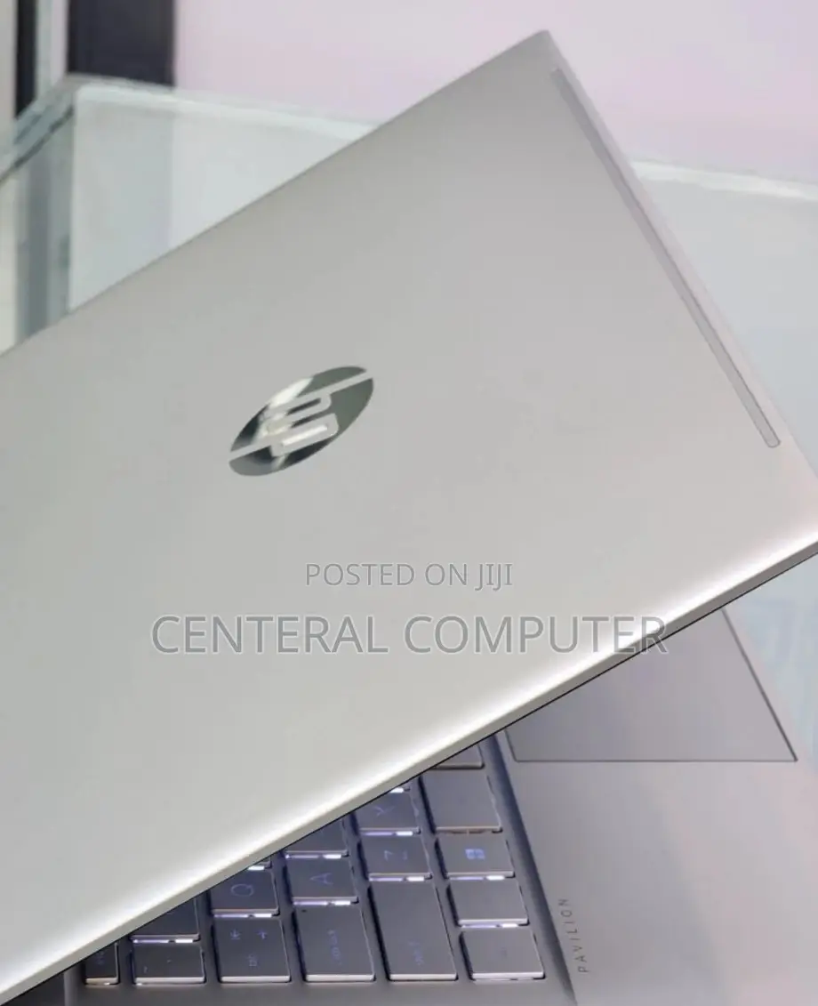 New Laptop HP Pavilion 15-Eh0050wm 8GB AMD Ryzen 5 SSD 512GB