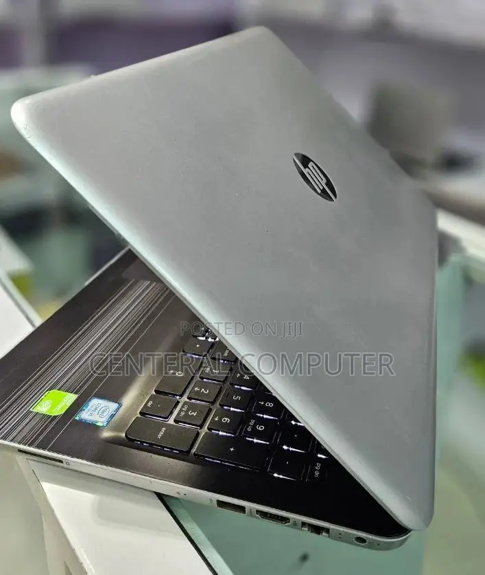 New Laptop HP Pavilion 14-Ce3064st 8GB Intel Core I7 HDD 1T