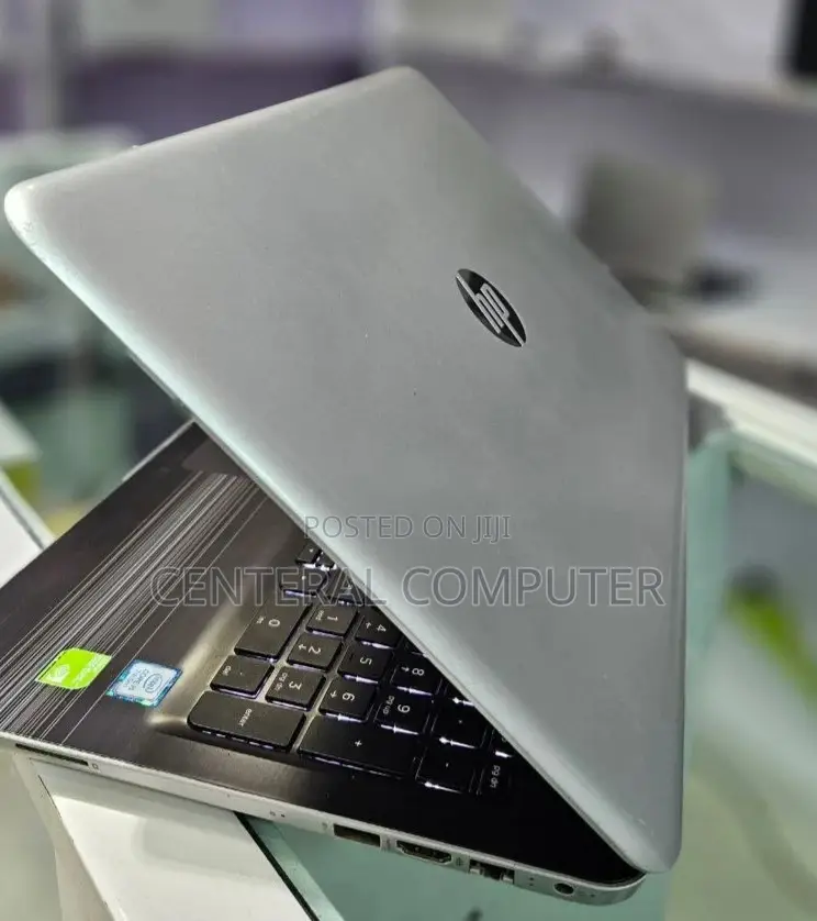 New Laptop HP Pavilion 14-Ce3064st 8GB Intel Core I7 HDD 1T