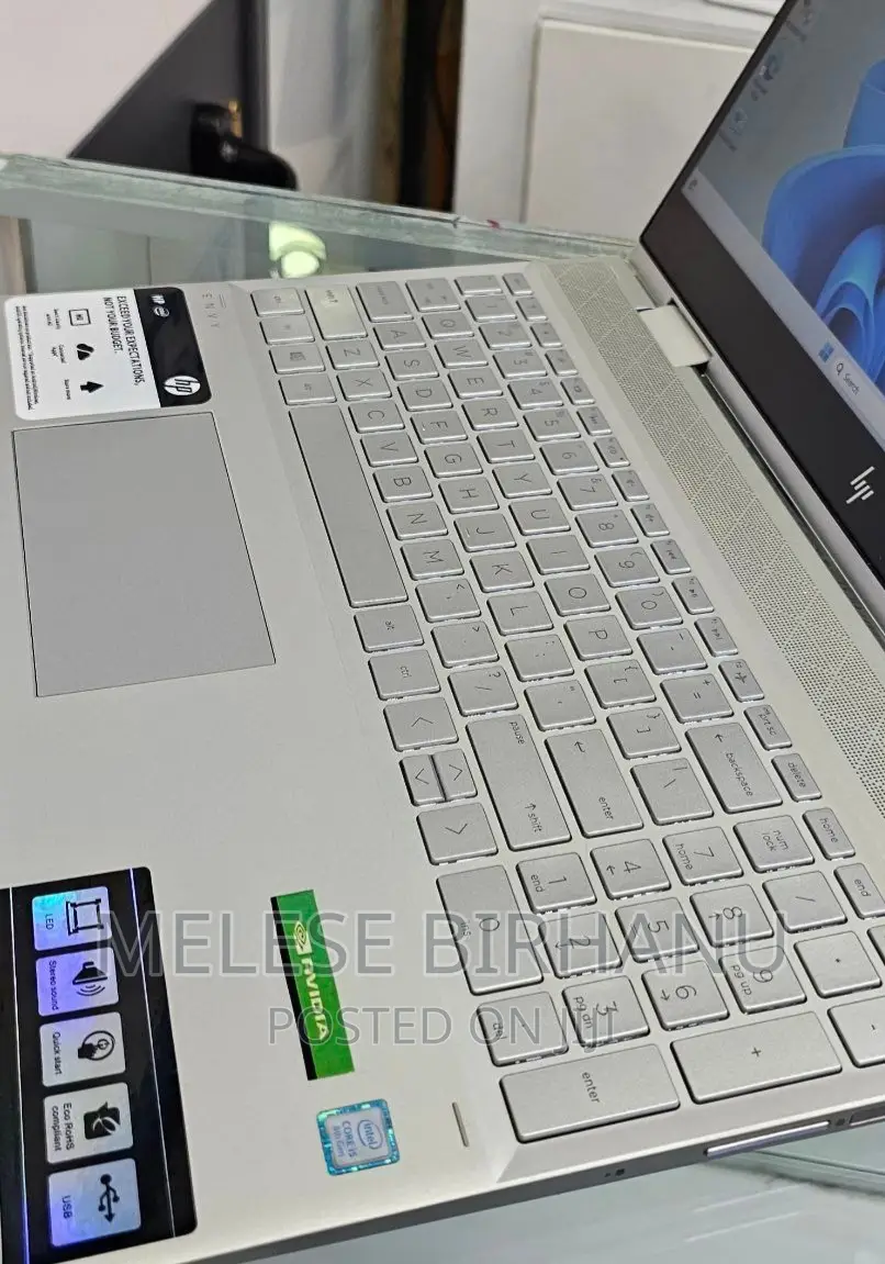 New Laptop HP Envy X360 8GB Intel Core I5 SSD 1T