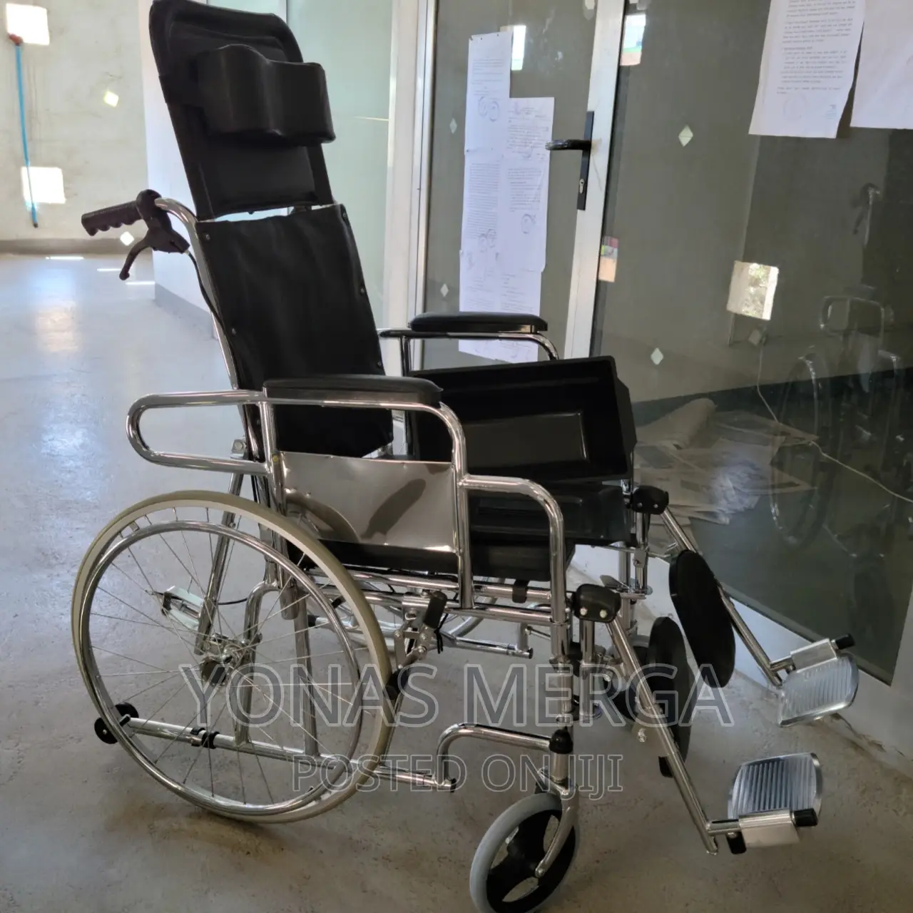 《Multifunctional Wheelchair》Toilet,Beside Strong Wheelchair