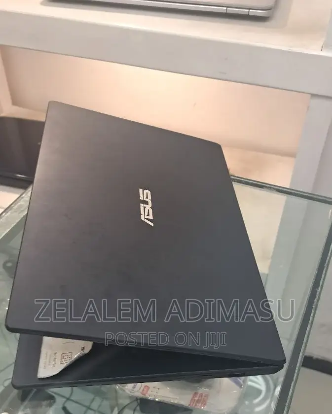 New Laptop Lenovo Legion 5 8GB AMD Ryzen 7 SSD 60GB