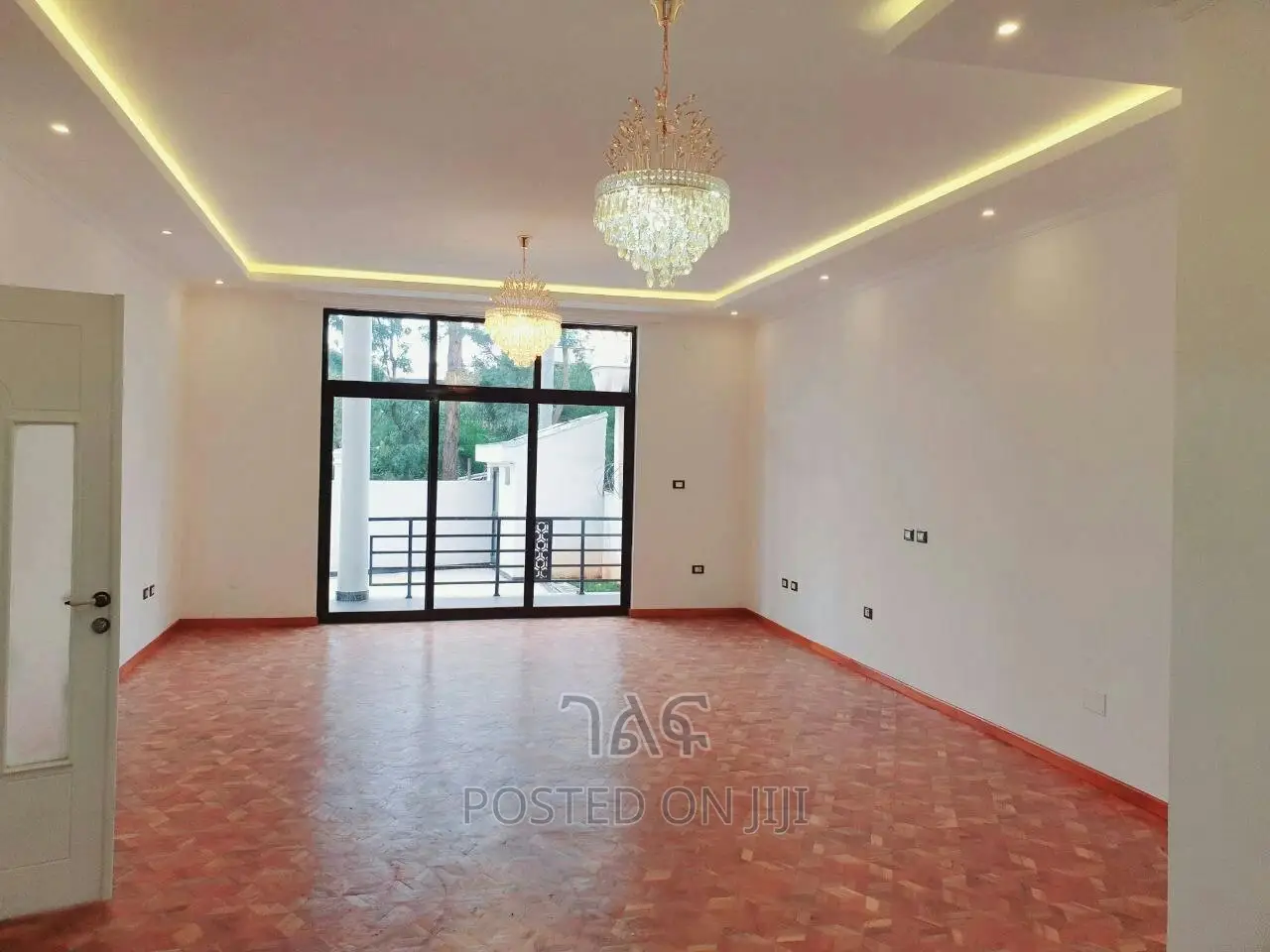 7bdrm House in የግል, Bole for sale