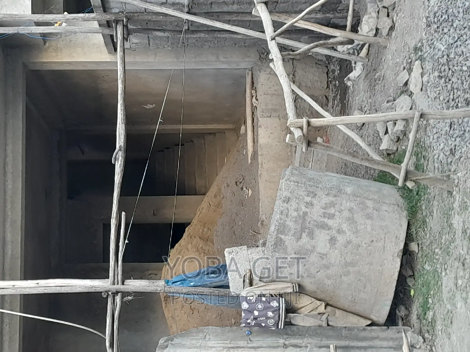 6bdrm House in Akaky Kaliti for sale