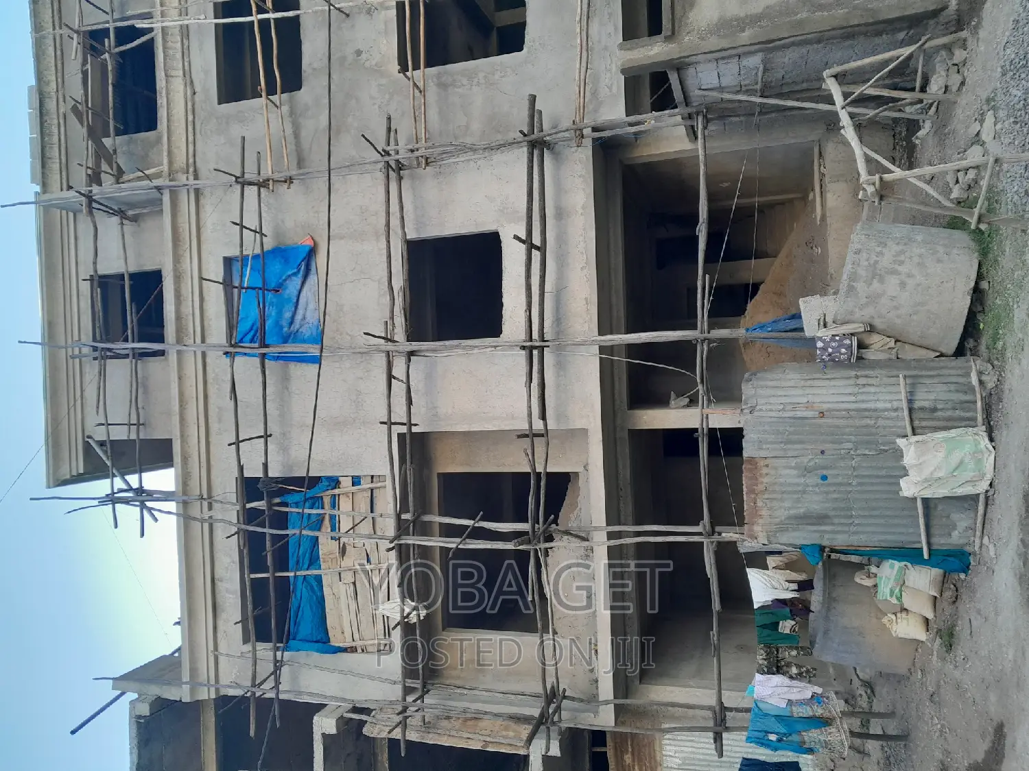 6bdrm House in Akaky Kaliti for sale