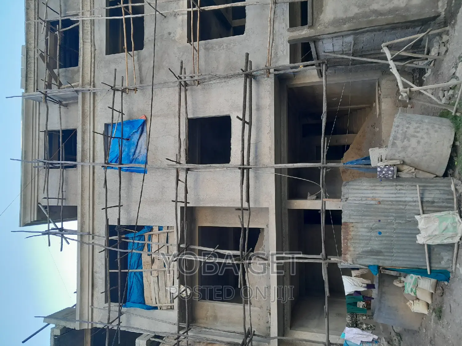 6bdrm House in Akaky Kaliti for sale