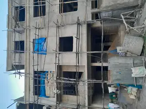 6bdrm House in Akaky Kaliti for sale