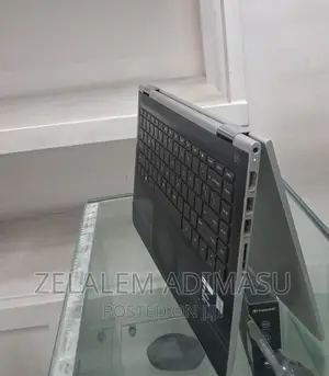 Photo - New Laptop Apple MacBook Pro 2017 16GB Intel Core I7 SSD 256GB