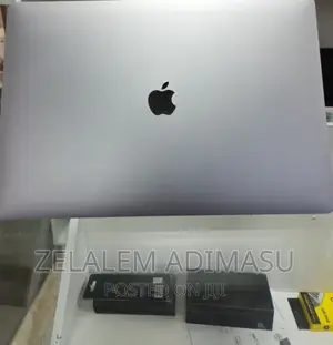 New Laptop Apple MacBook Pro 2017 16GB Intel Core I7 SSD 256GB