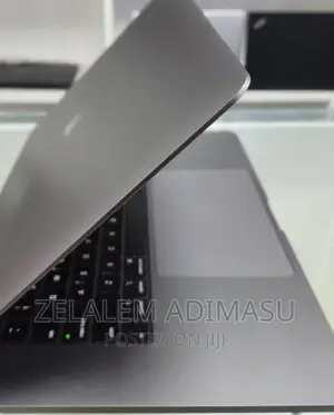 New Laptop Apple MacBook Pro 2017 16GB Intel Core I7 SSD 256GB