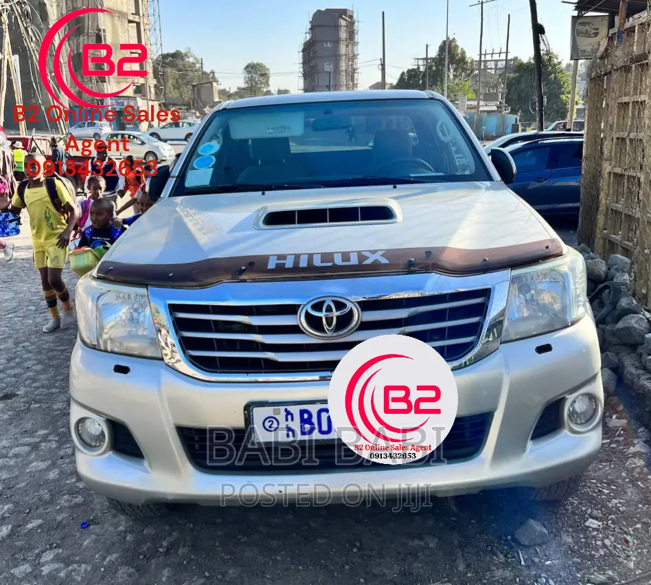Toyota Hilux 2012 Gold