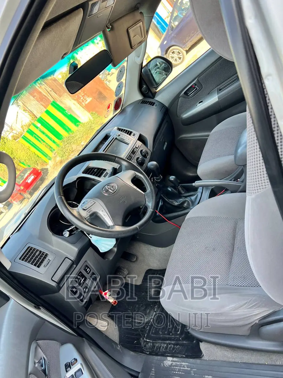 Toyota Hilux 2012 Gold