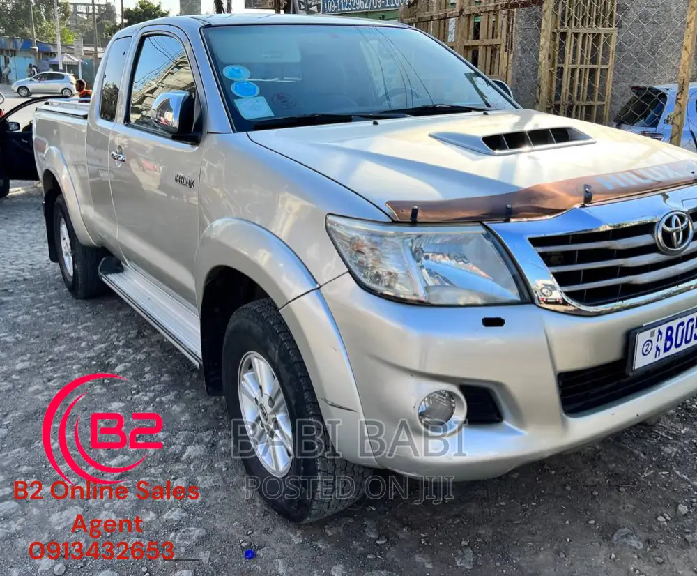 Toyota Hilux 2012 Gold