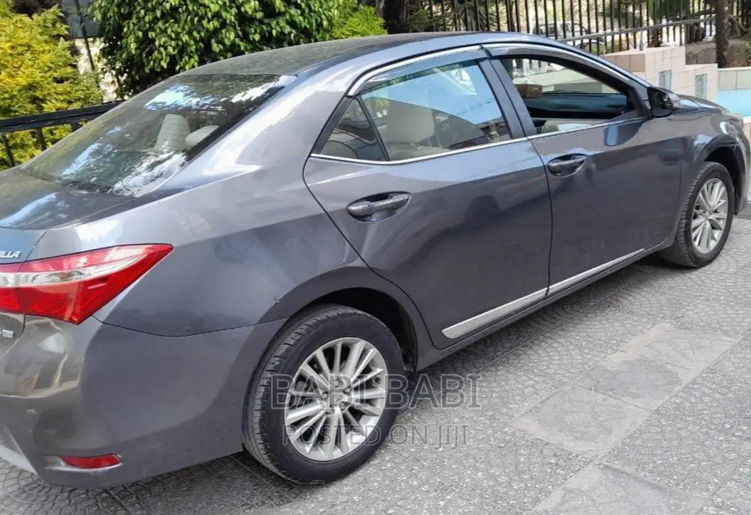 Toyota Corolla 2015 Gray