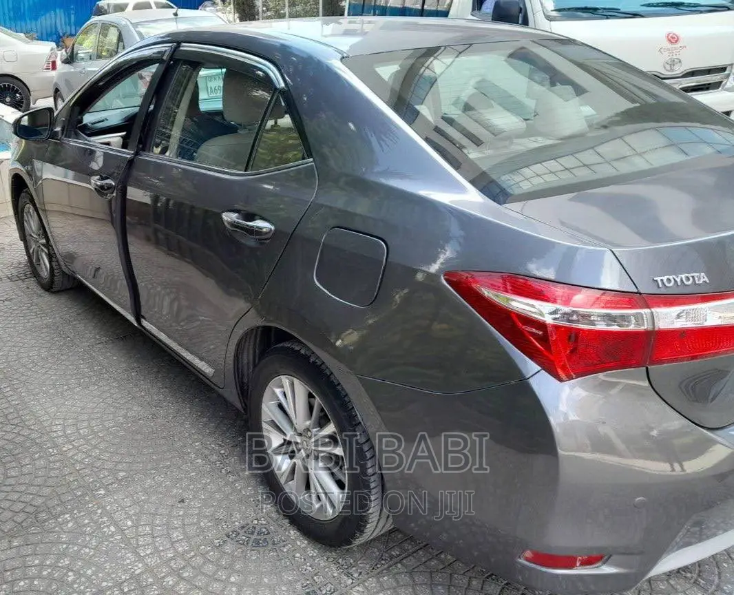 Toyota Corolla 2015 Gray