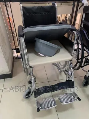 አዲስ የታሸገ ወልቸር Commode Wheelchair=Wheelchair=Wheelchair