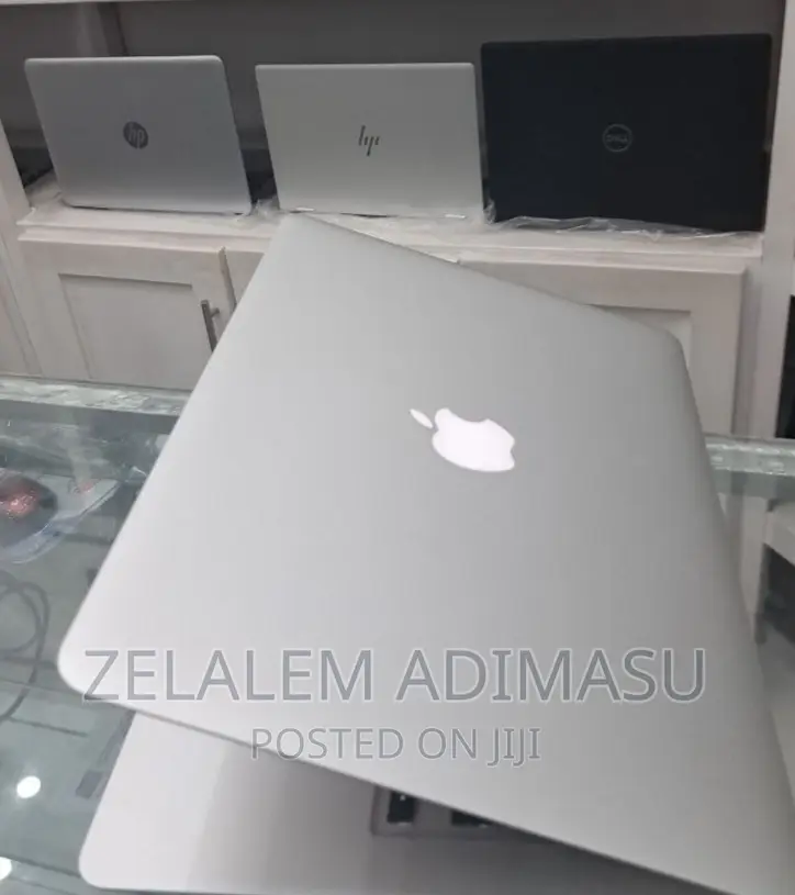 New Laptop Apple MacBook 2015 8GB Intel Core I5 SSD 512GB