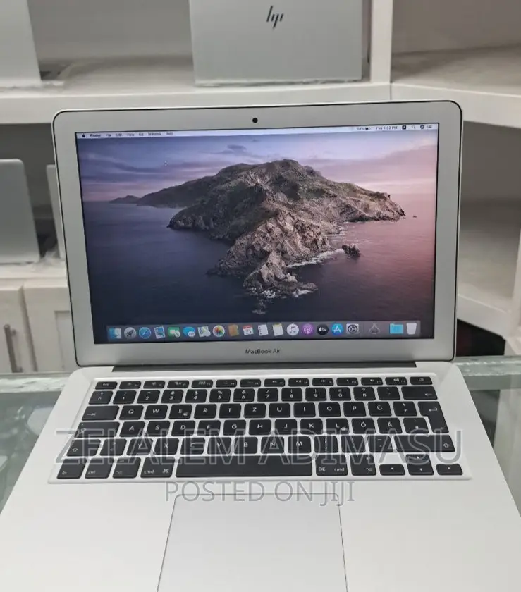 New Laptop Apple MacBook 2015 8GB Intel Core I5 SSD 512GB