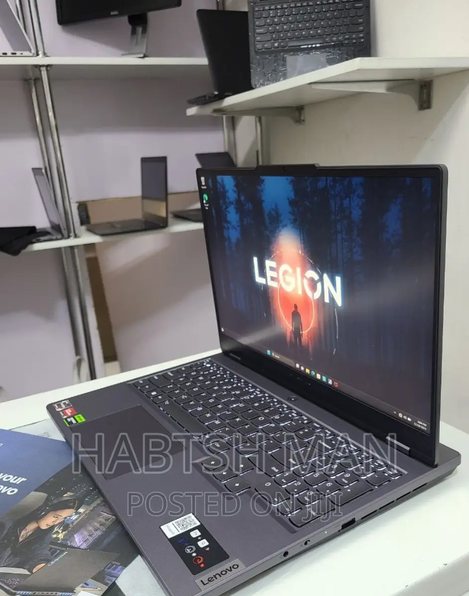 New Laptop Lenovo Legion 5 16GB AMD Ryzen 7 SSD 512GB