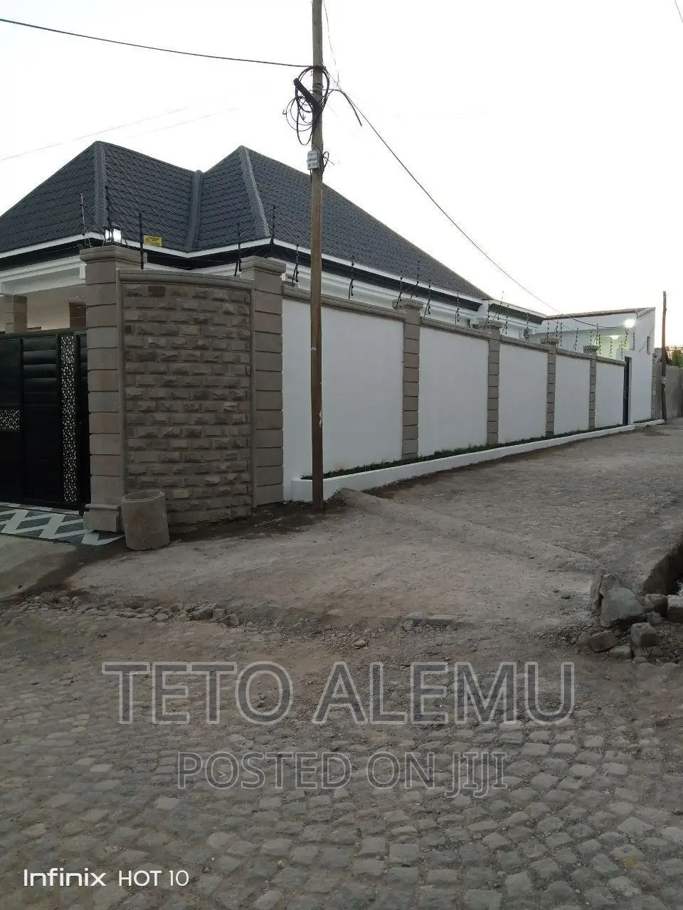 5bdrm House in Cmc, Bole for sale