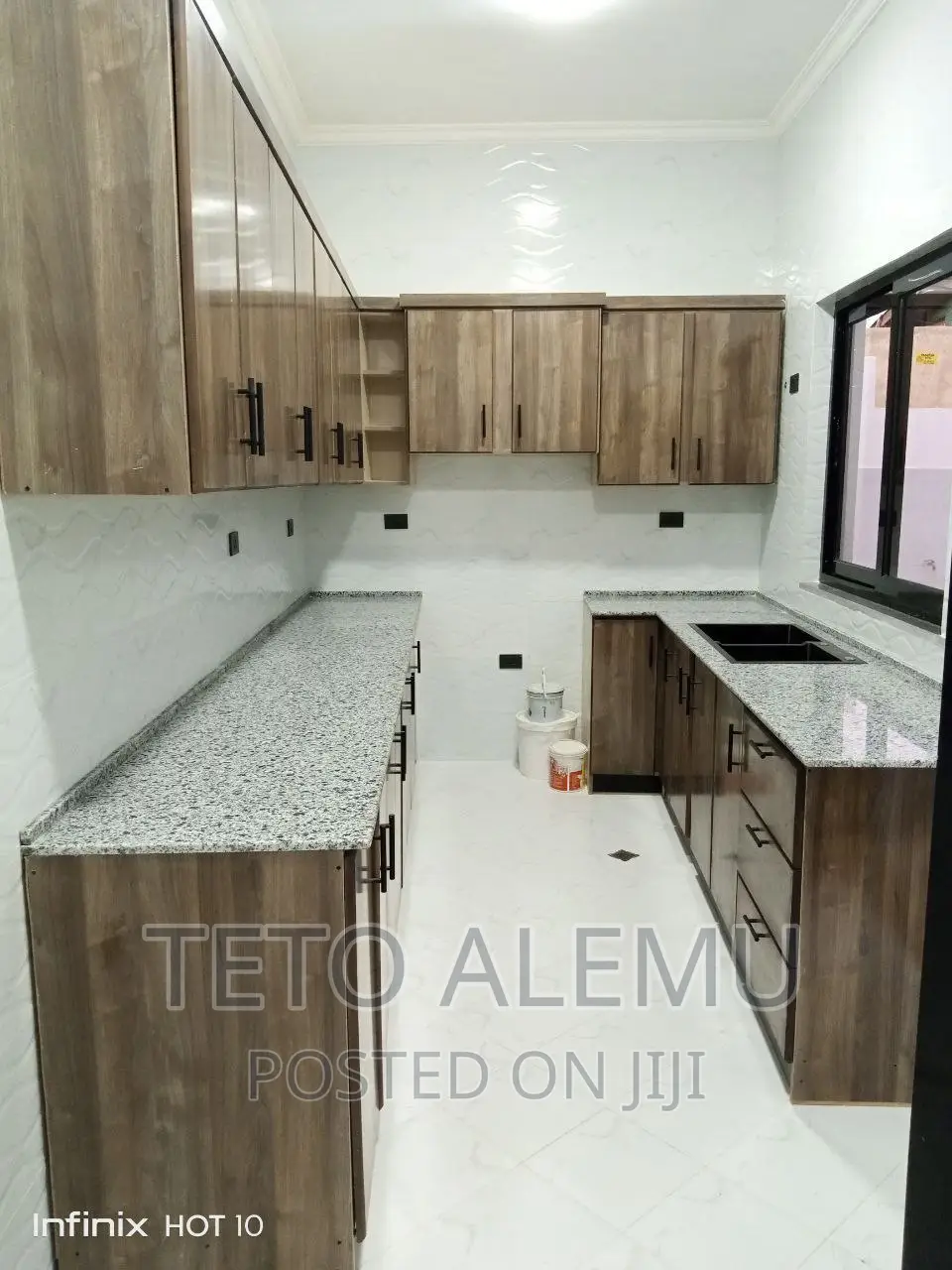 5bdrm House in Cmc, Bole for sale