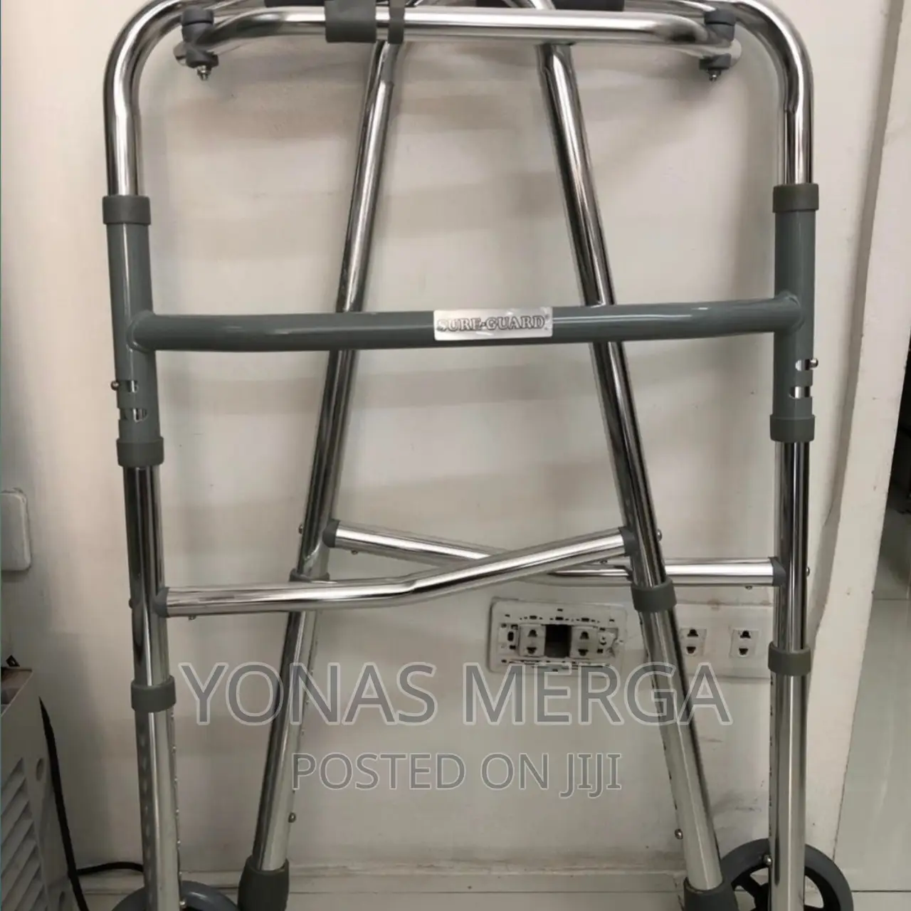 Walker Is Suitable for Individual With Leg Foot Difficulties