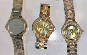 Michael Kors Ladies Gold Watch With Cubic Zirconiasወርቃማ ሰዓት