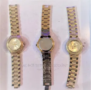 Michael Kors Ladies Gold Watch With Cubic Zirconiasወርቃማ ሰዓት