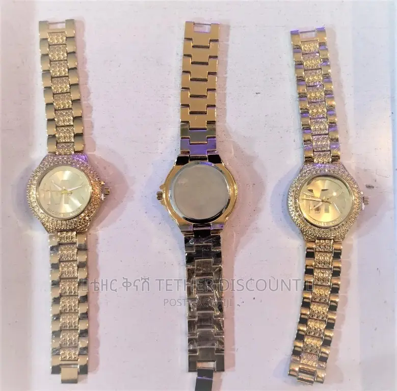 Michael Kors Ladies Gold Watch With Cubic Zirconiasወርቃማ ሰዓት