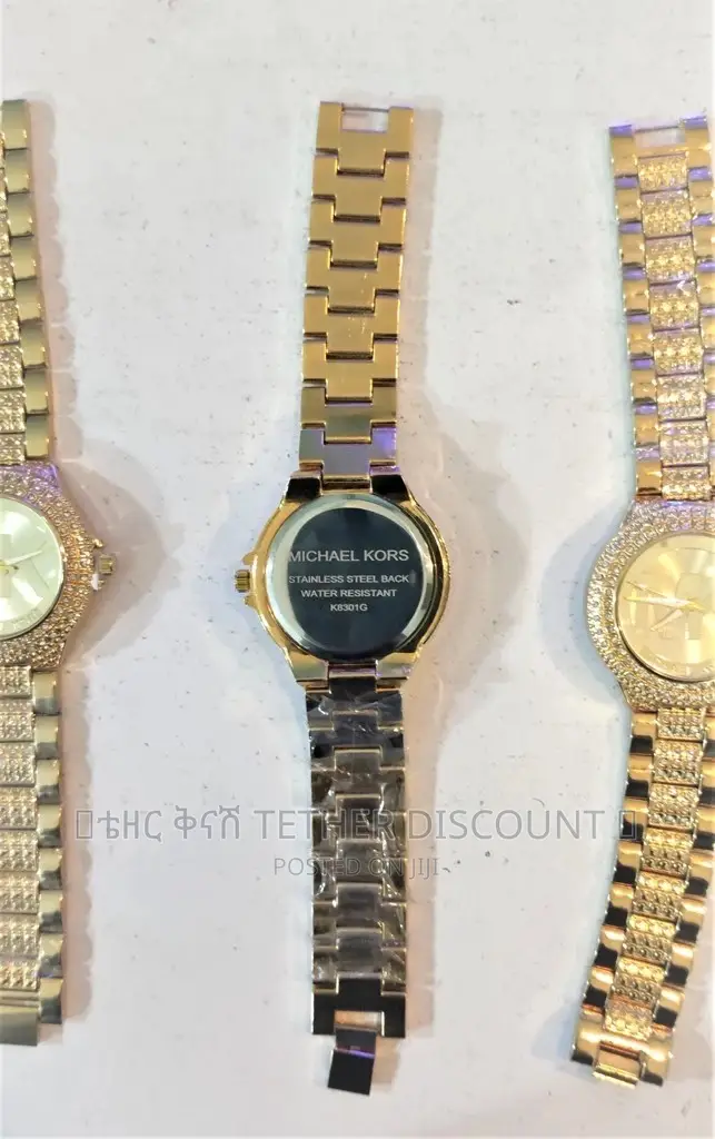Michael Kors Ladies Gold Watch With Cubic Zirconiasወርቃማ ሰዓት