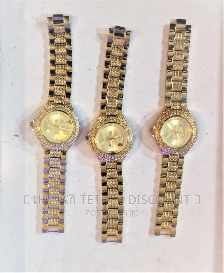 Michael Kors Ladies Gold Watch With Cubic Zirconiasወርቃማ ሰዓት