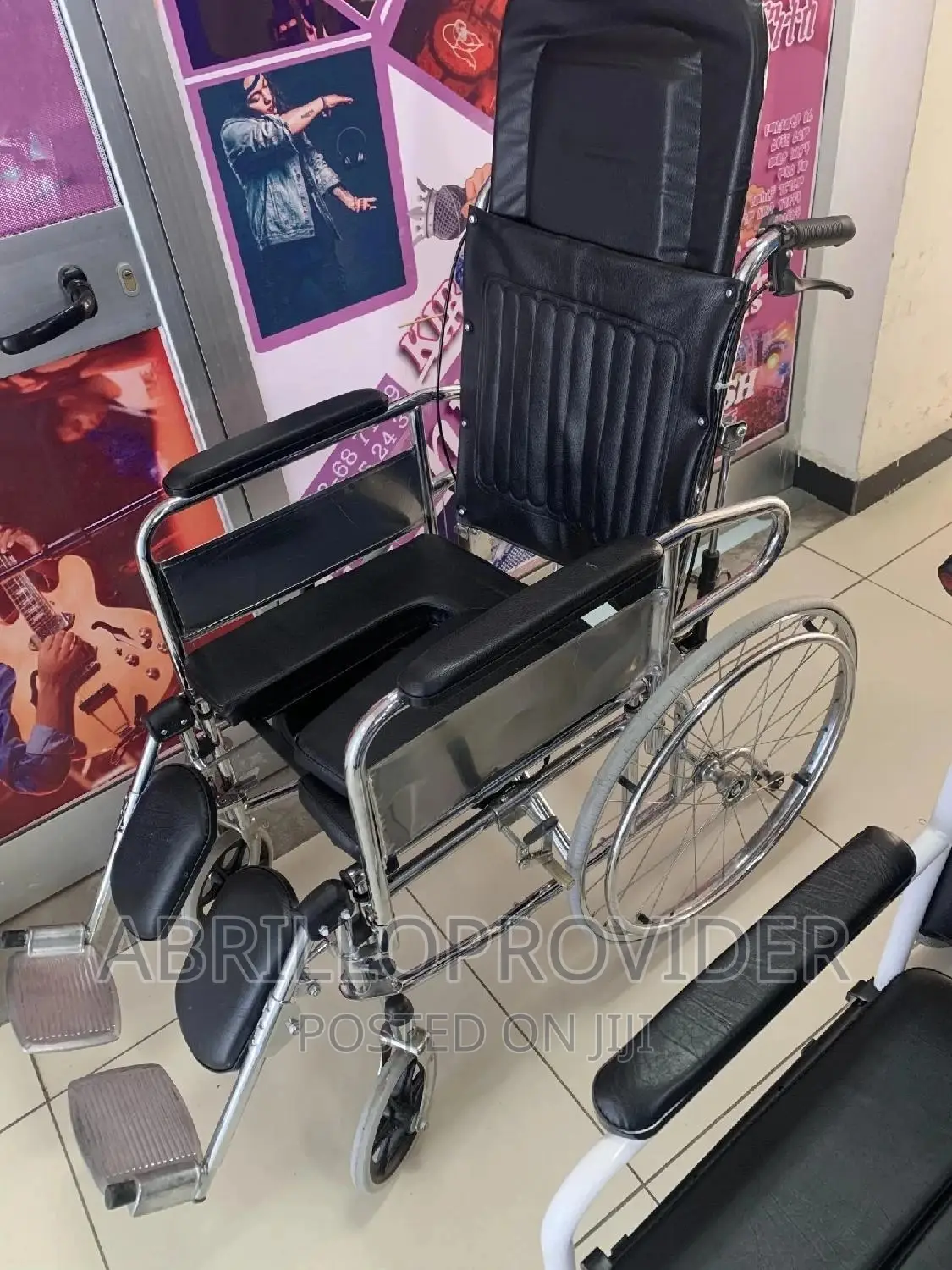 በመጠኑ ያገለገለ ወደዋላ የሚተኛ Multifunctional Wheelchair=Wheelchair=