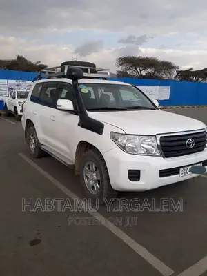 Toyota Land Cruiser 2013 White