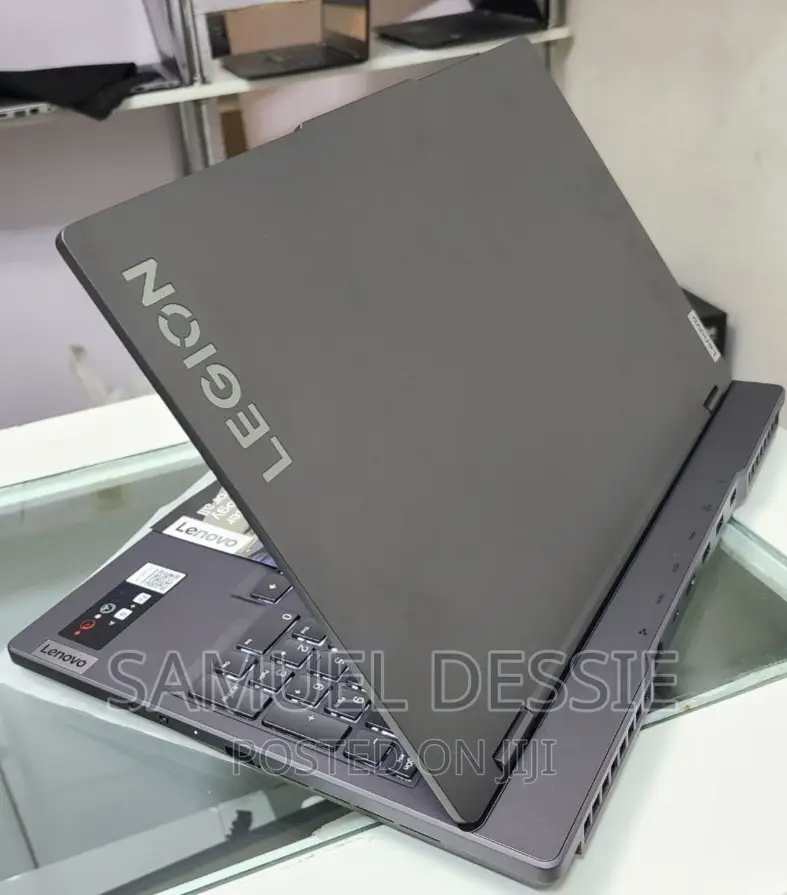 New Laptop Lenovo Legion 5 16GB AMD Ryzen 7 SSD 512GB