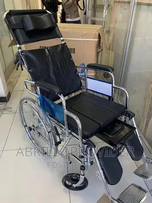 4 በ 1 ጥቅም የያዘ ዌልቸር Commode Wheelchair=Wheelchair=Wheelchair