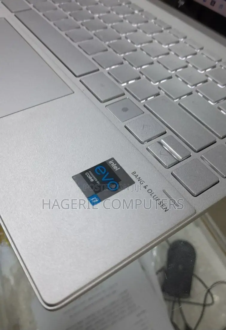 New Laptop HP Envy X360 8GB Intel Core I7 SSD 512GB