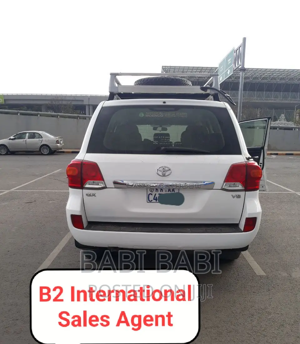 Toyota Land Cruiser 2013 White